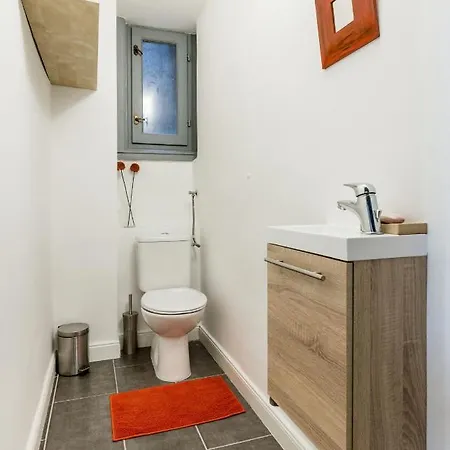 Apartment Trendy At The Hippest Location *