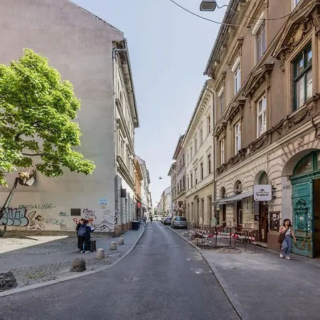 Trendy At The Hippest Location